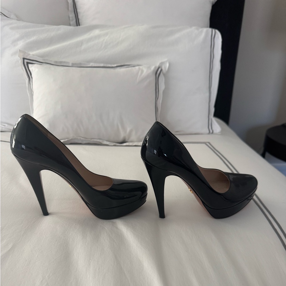 Prada Black Patent Leather Heels 38.5 (US size 8)